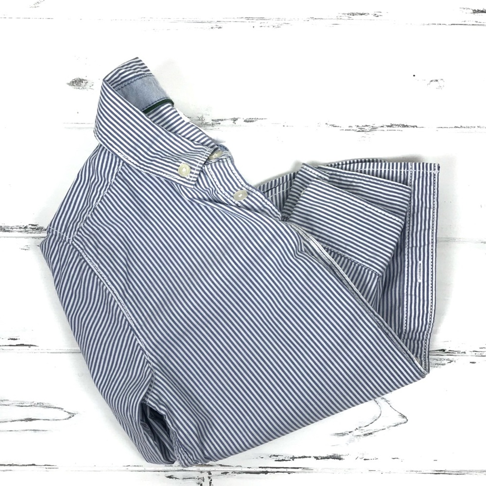 Carter’s Button down shirt - Picture 3 of 6